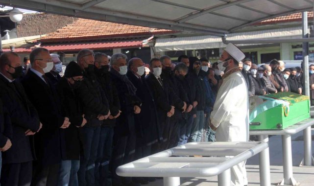 Kardeşi tarafından öldürülen Ayşegül öğretmen son yolculuğuna uğurlandı