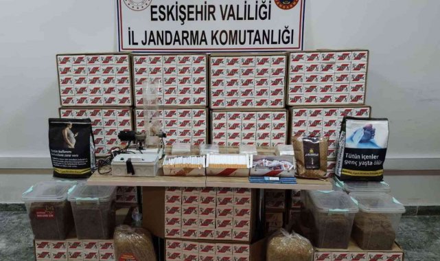 Kargoyla gelen kaçak makaronlar ele geçirildi