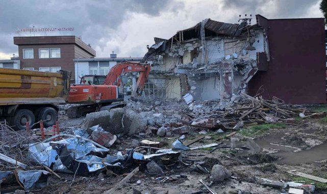 Karpuzlu'da hükümet konağı yıkıldı