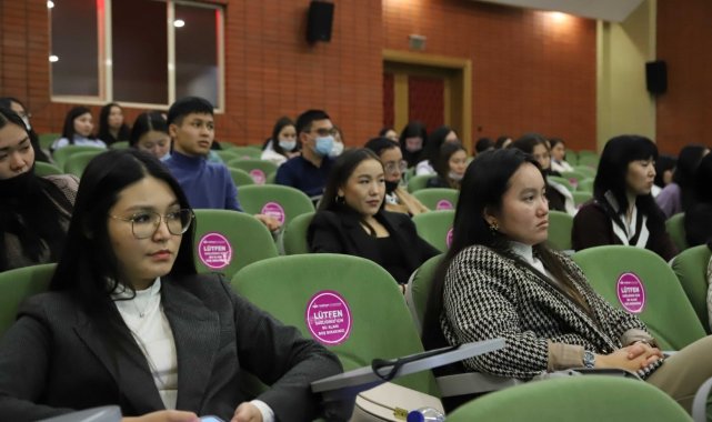 Kartal Belediyesi'nden Kazakistanlı öğrencilere afet bilinçlendirme eğitimi