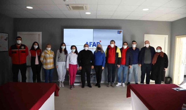 Kartal Belediyesi'nden, kreş öğrencilerinin velilerine 'afet bilinçlendirme eğitimi'