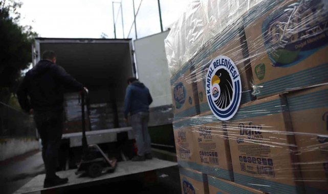 Kartal Belediyesi'nden spor kulüplerine 300 bin adet bardak su