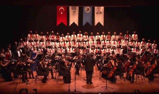 Kartal&#039;da yeni yıl coşkusu, Gençlik Senfoni Orkestrası konseriyle taçlandırıldı