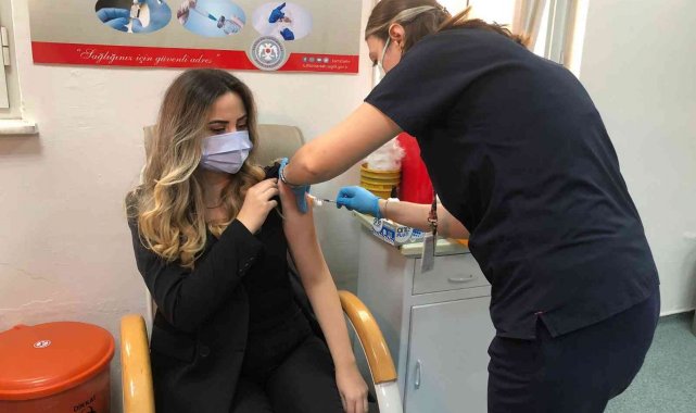 Kartal&#039;da yerli aşı Turkovac uygulanmaya başladı