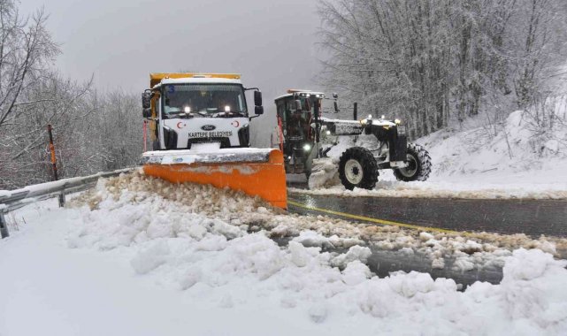 Kartepe Belediyesi ekipleri kar nöbetini sürdürüyor