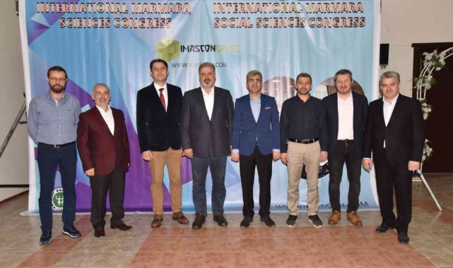 Kartepe'de "Toplum 5.0 ve Dijitalizm"