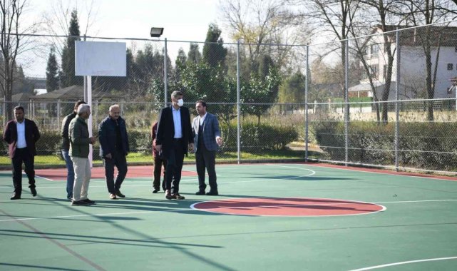 Kartepe'de spor sahaları yenileniyor