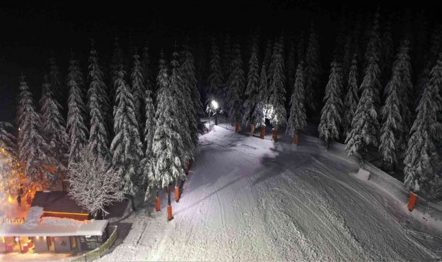 Kartepe'nin karlı akşam manzarası mest etti