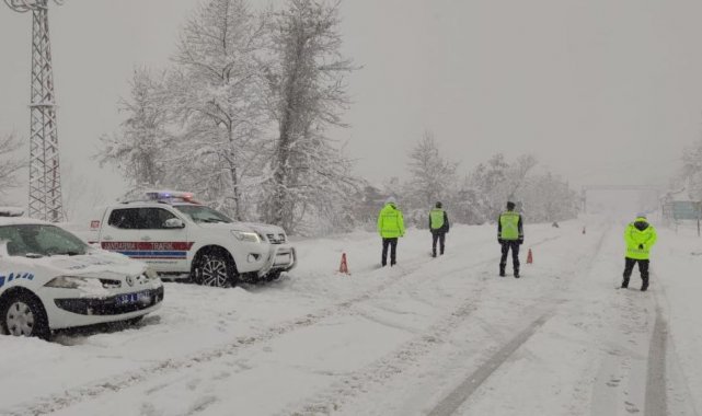 Kastamonu'da sahil bölgesinde kar yağışı etkisini sürdürüyor