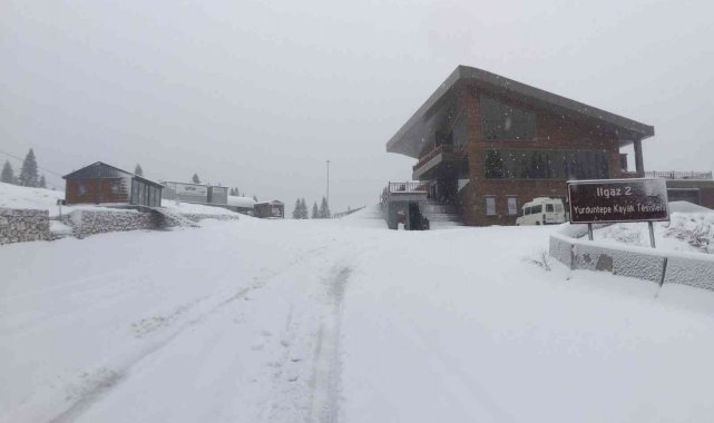Kastamonu'nun yüksek kesimlerinde kar yağışı etkili oluyor