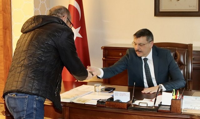 Kaybolan cüzdanı vatandaşlar buldu, Çorum Valisi sahibine ulaştırılması için seferber oldu