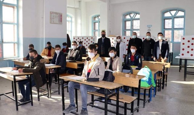 Kaymakam Çelik okulları denetlendi