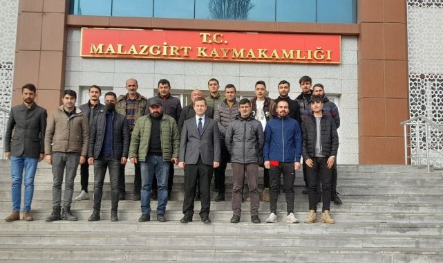 Kaymakam Demirer 1071 Malazgirt Spor Kulübü ile bir araya geldi