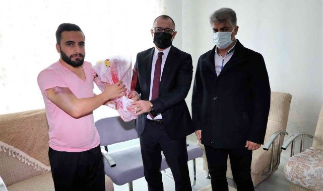 Kaymakam Koç'tan saldırıya uğrayan Dr. Tanelçi'ye ziyaret