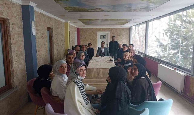 Kaymakam Kundakçı, üniversite sınavına hazırlanan gençlerle bir araya geldi