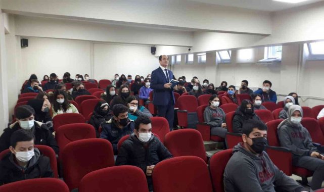 Kaymakamdan öğrencilere nasihat