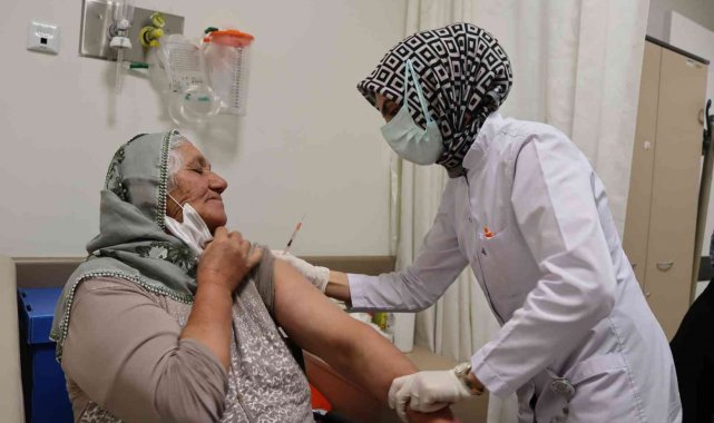 Kayseri Şehir Hastanesi'nde 'Turkovac' yoğunluğu