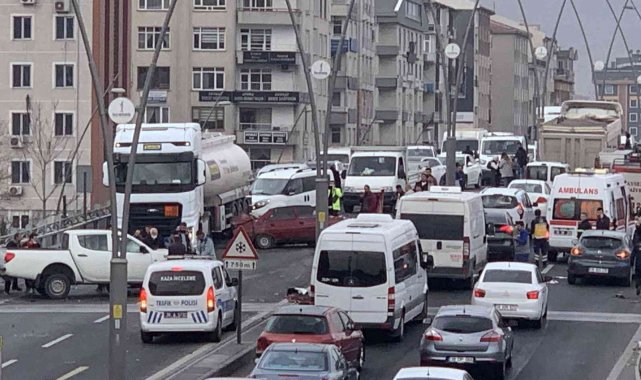 Kayseri'de facia gibi kaza: 4 yaralı