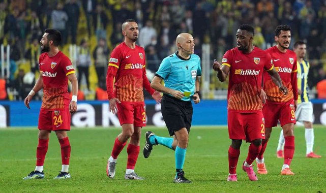 Kayserispor 3 kez kırmızı kart gördü