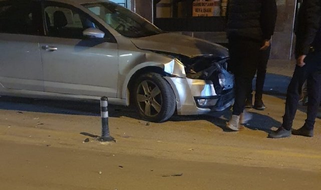 Kaza yapan otomobil iş yerine girdi: 1 yaralı