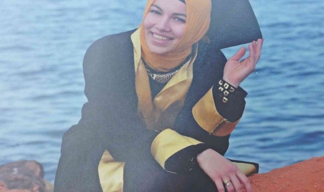 Kazada eşi ile birlikte ölen Edanur öğretmen için görev yaptığı okul önünde tören