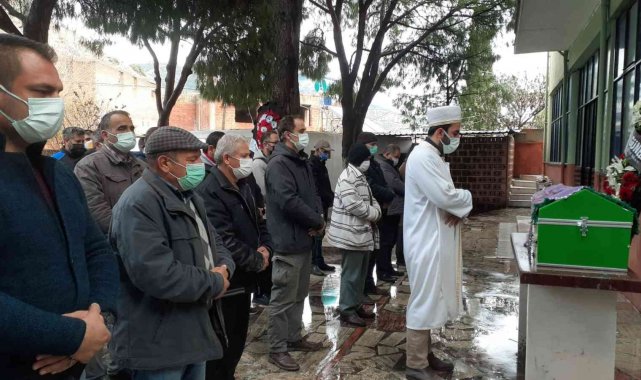 Kazada hayatını kaybeden minik Cemre dualarla defnedildi