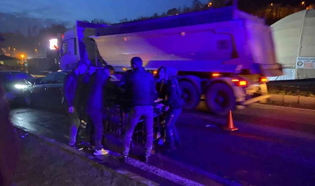 Kazaya karışan araca çarptı, yaralandı