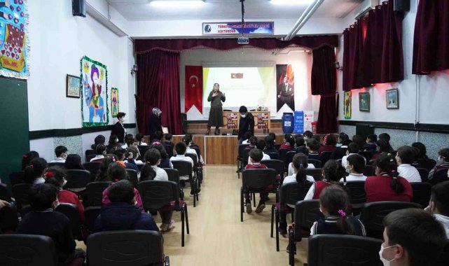 Keçiören Belediyesi öğrencilere geri dönüşümü anlattı