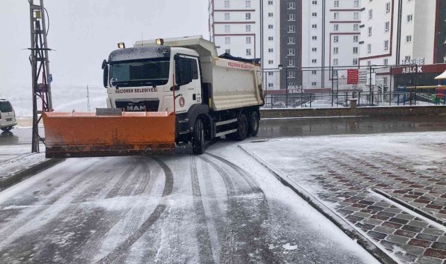Keçiören&#039;de sabaha kadar kar mesaisi