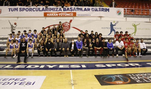 Kepez Belediyesi Spor Kulübü oyuncuları ilk 2&#039;de