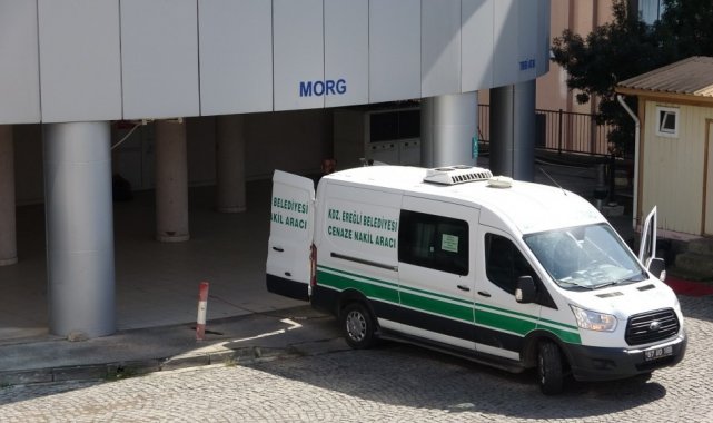 Kestiği ağacın altında kalan adam hayatını kaybetti