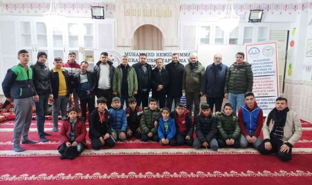 Kilis&#039;te gençler sabah namazında buluşuyor