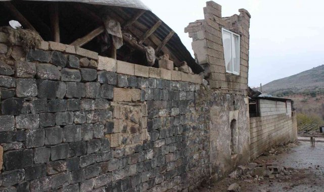 Kilis&#039;te şiddetli yağış nedeniyle tavan çöktü