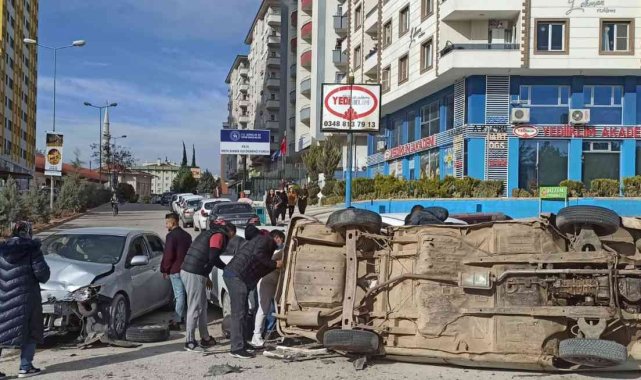 Kilis'te zincirleme kaza: 3 yaralı
