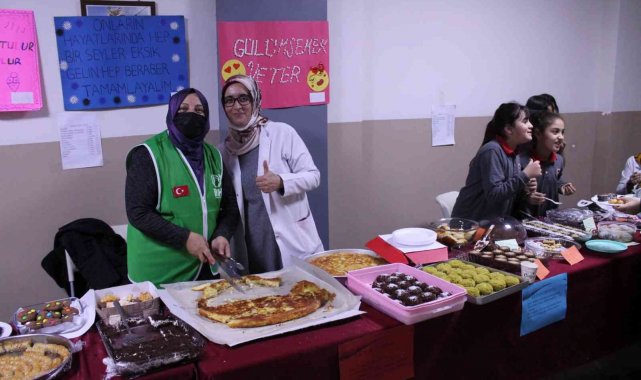 Kimsesiz çocuklar yararına hayır çarşısı