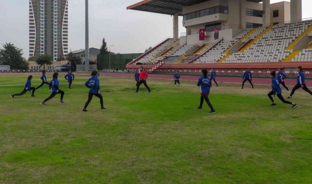 Kır Çiçekleri başarıdan başarıya koşuyor