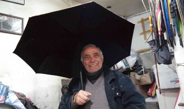 Kırık şemsiyeler Erhan amcaya emanet