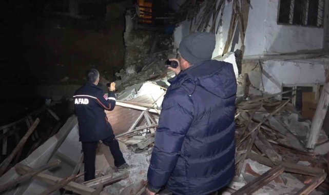 Kırıkkale&#039;de iki katlı metruk bina çöktü