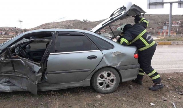 Kırıkkale'de iki otomobil çarpıştı: 4 yaralı