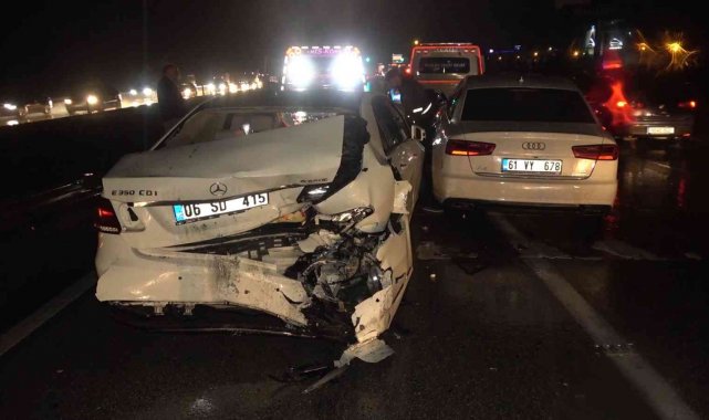 Kırıkkale'de kayganlaşan yolda zincirleme kaza: 4 yaralı