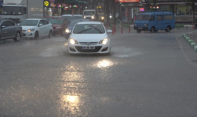 Kırklareli'de sağanak yağış