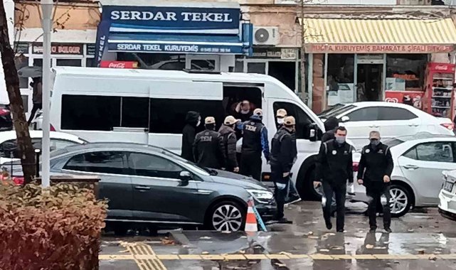 Kırşehir'de düzenlenen DEAŞ operasyonunda 9 kişi gözaltına alındı