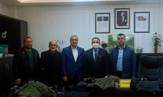 Kış öncesi çocuklara kıyafet dağıtıldı