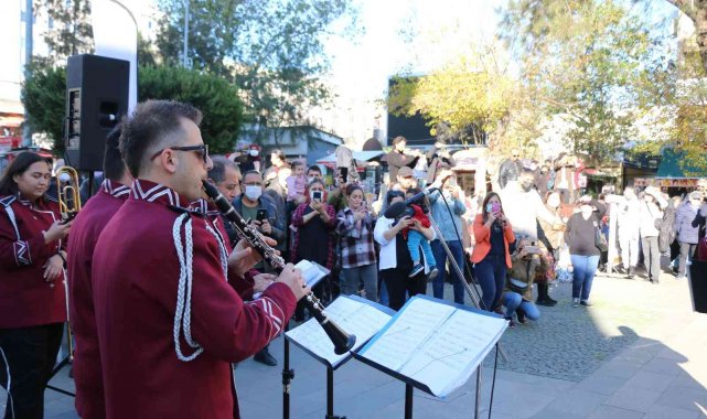 Kışlahan Meydanı'ndan şarkılar yankılandı