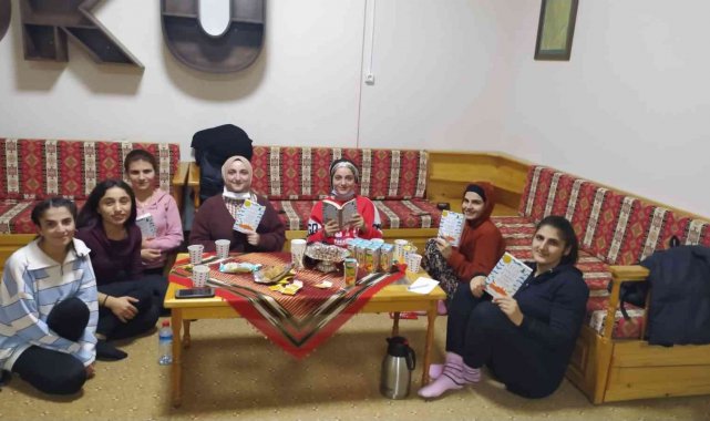 Kitap atölyeleri yurtlarda devam ediyor