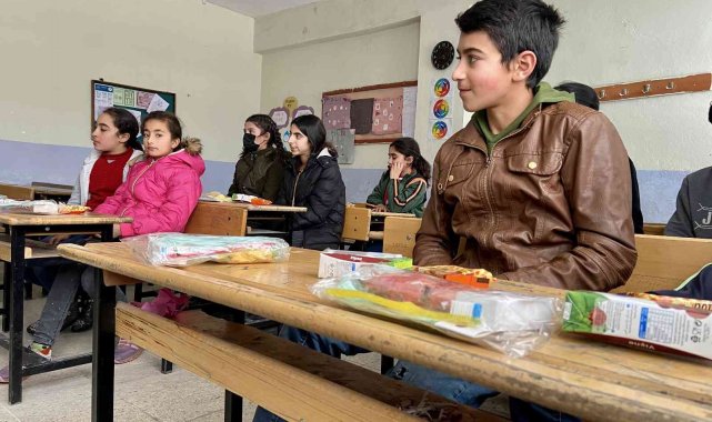 Kızılay Kadın Kolları çocukların kalplerine dokundu