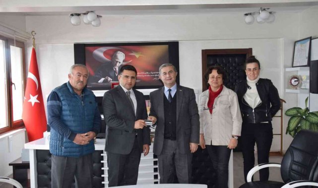 Kızılay'dan Ayancık'taki afetzedelere hediye alışveriş kartı