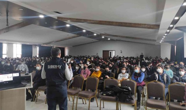 Konya Emniyetinden öğrencilere siber farkındalık semineri
