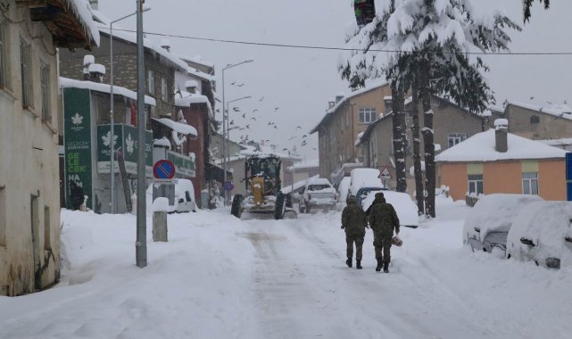 Konya Hadim&#039;de kar kalınlığı yarım metreyi geçti