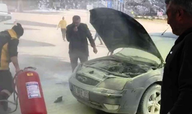 Konya'da dinlenme tesisinde otomobilde yangın